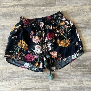 Floral print stretchy shorts